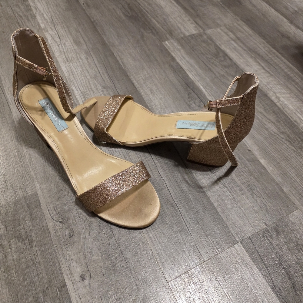 Elegant Glittery Sandals‎